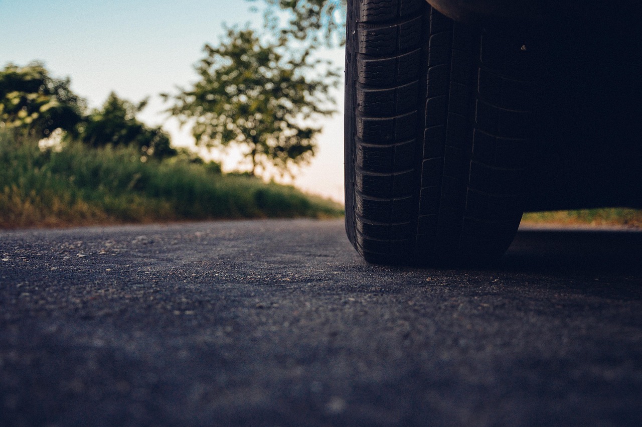 Conducción en autopista 2026: cómo adelantar sin suspender