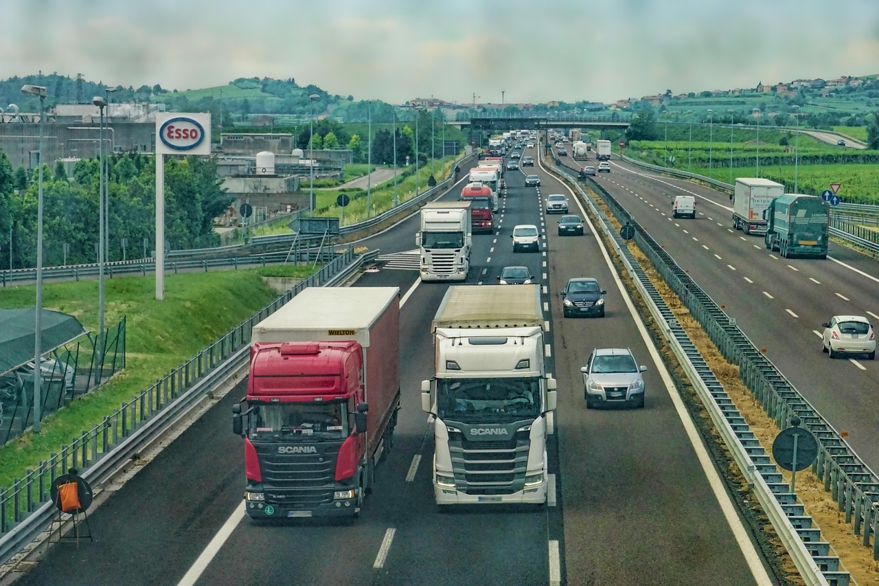 Cambios de carril en autopista 2026: errores que suspenden