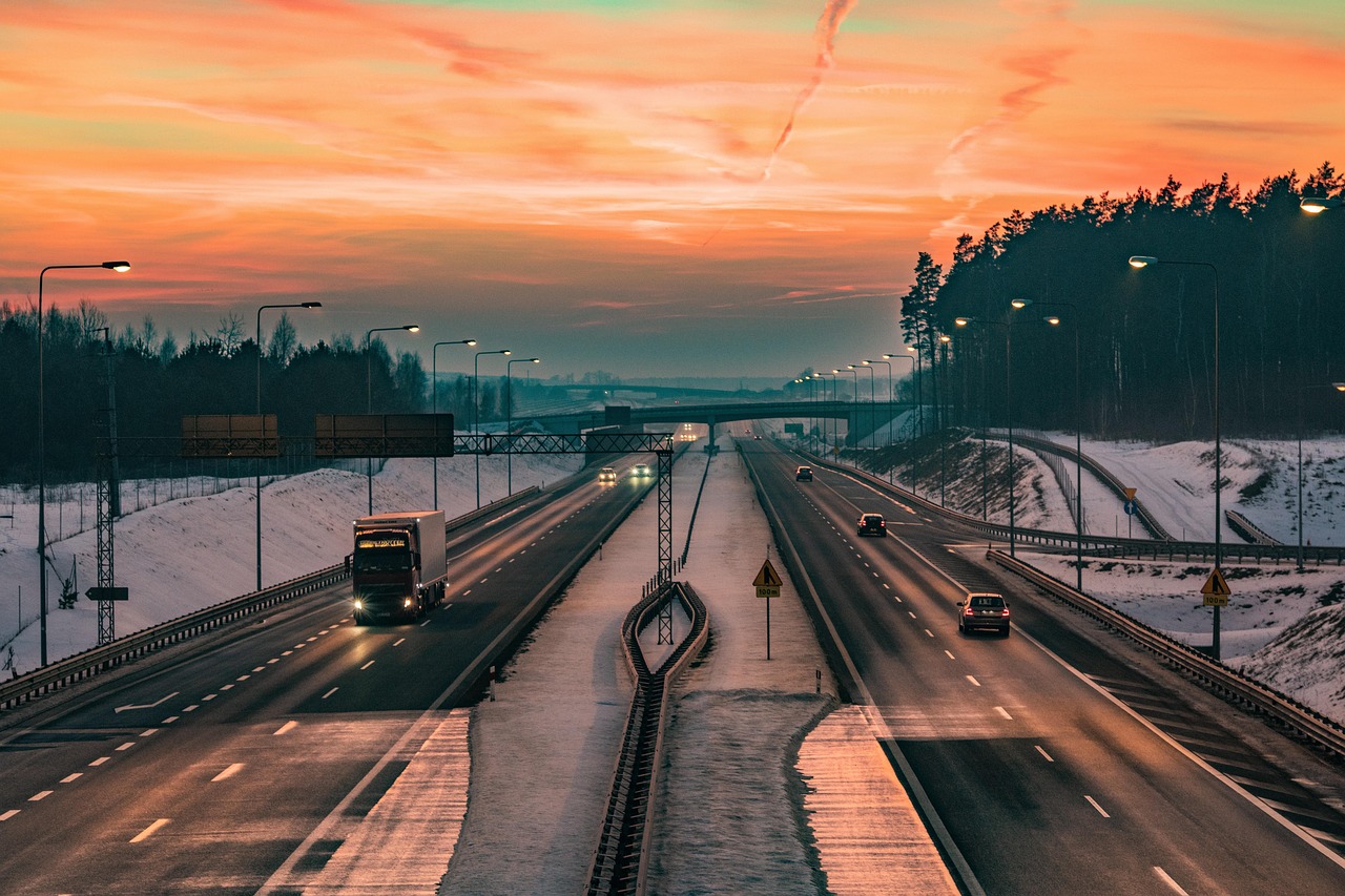 Adelantamientos seguros desde octubre 2026: cómo rebajar 20 km/h