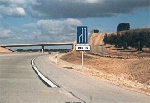 Imagen de la pregunta DGT: ¿Qué indica la señal?