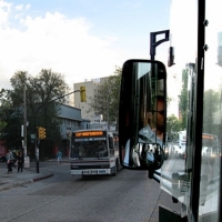 Imagen de la pregunta DGT: ¿Para cual de éstas acciones NO se deben utilizar los espejos retrovisores?